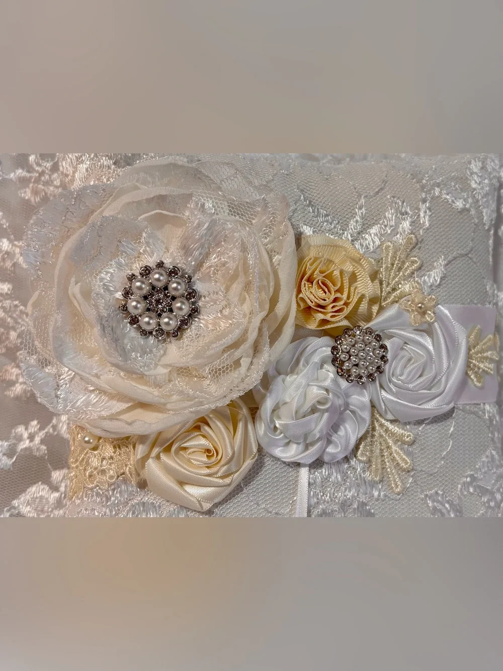 🤍 Ivory White and Cream Ring Pillow and Flower Basket Set